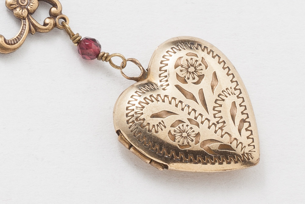 Antique Gold Heart Locket Necklace Gold Filled Locket Heart Locket with Genuine Red Garnet Beads Flower Leaf Engraving Photo Locket