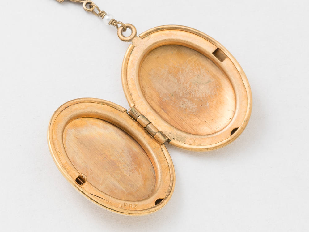 Vintage Locket Necklace Oval Locket in Gold Filled Leaf Love Bird Engraved with Genuine Pearl Bird Charm Brides Wedding Jewelry